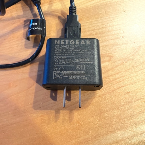 Verizon jetpack 4G LTE. Netgear with cord - Picture 4 of 4